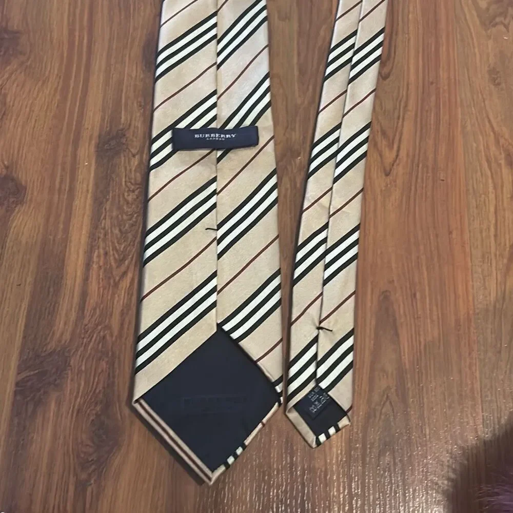 Burberry classic striped men's silk tie
